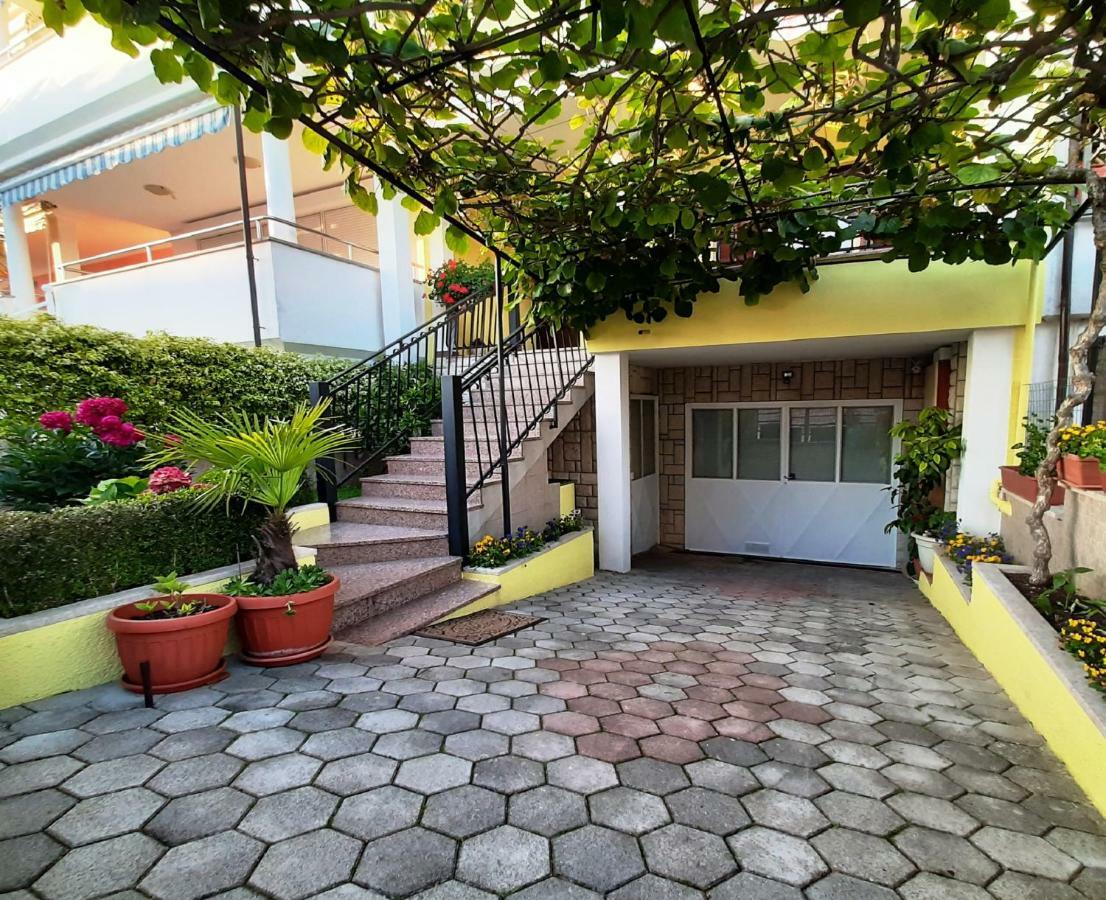 Paradise Beach Apartments Rovinj Exterior photo