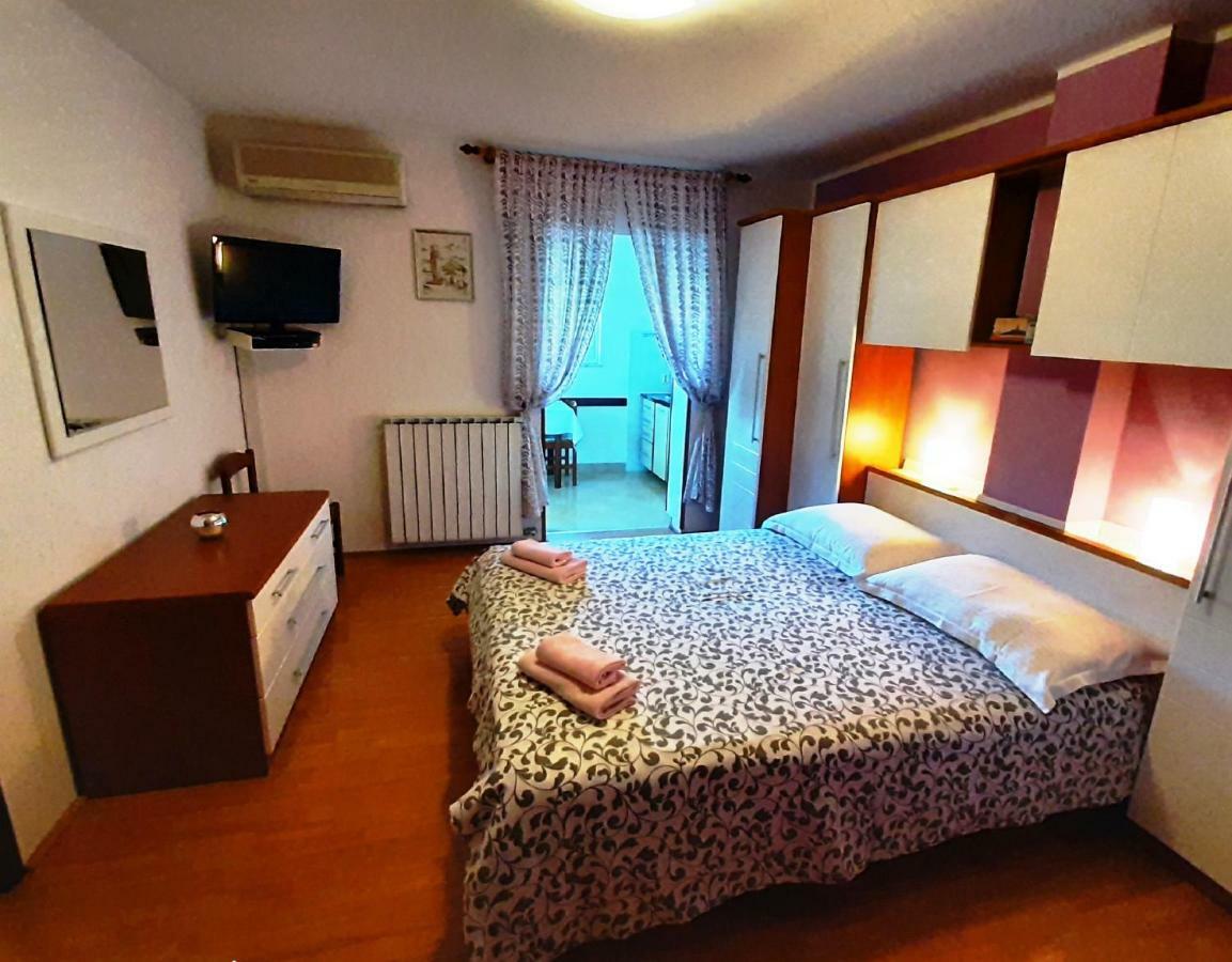 Paradise Beach Apartments Rovinj Exterior photo