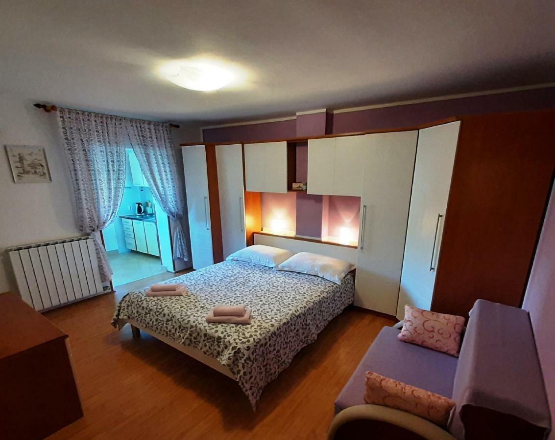 Paradise Beach Apartments Rovinj Exterior photo